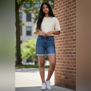 DKNY Jeans Women’s Size 8 Denim Shorts Rolled Cuff Medium Wash Classic